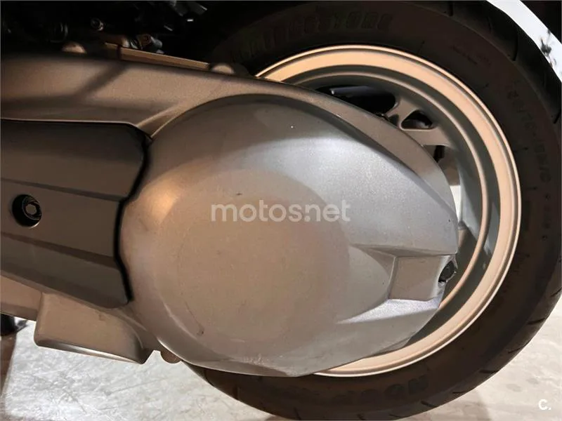 Suzuki Burgman 400 – Vista 56
