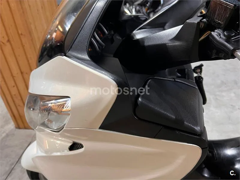 Suzuki Burgman 400 – Vista 63
