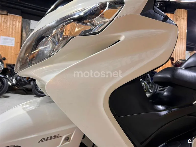 Suzuki Burgman 400 – Vista 65