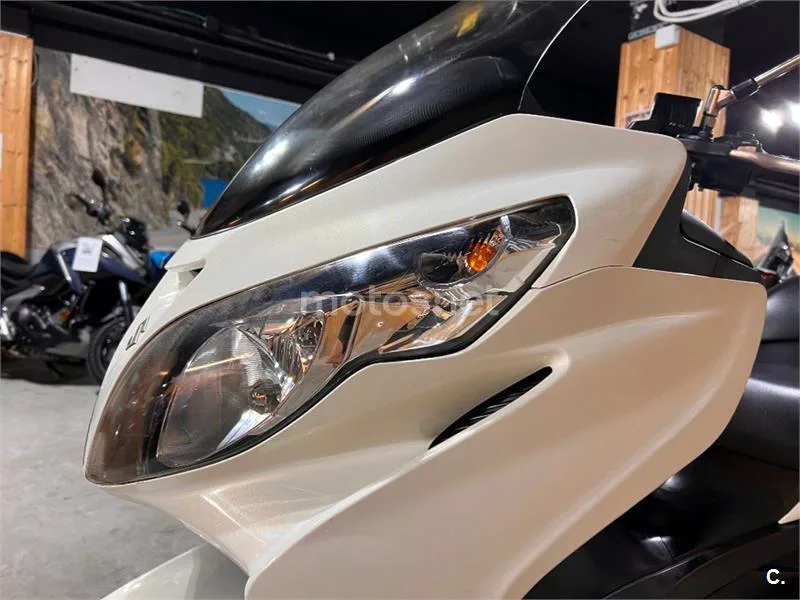 Suzuki Burgman 400 – Vista 66