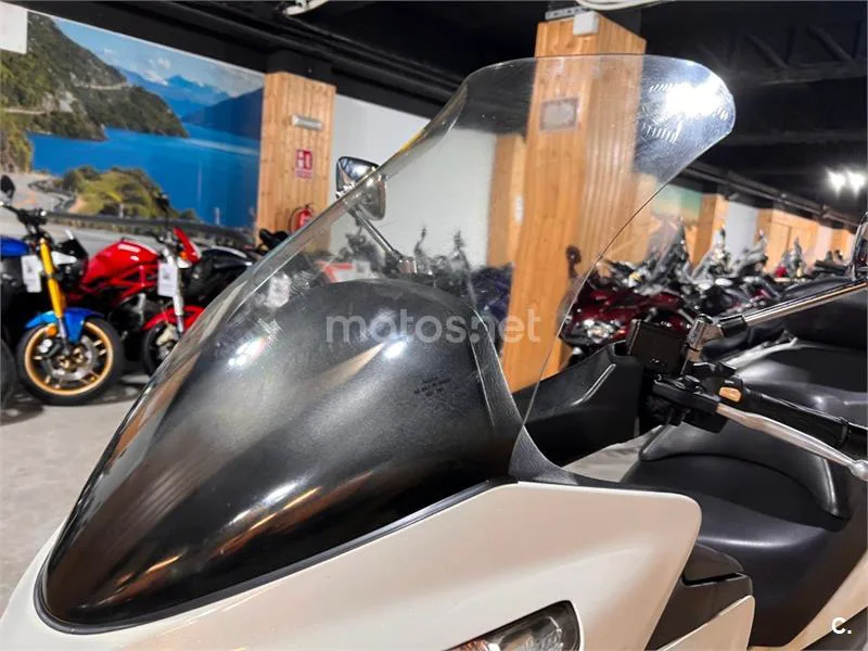 Suzuki Burgman 400 – Vista 67