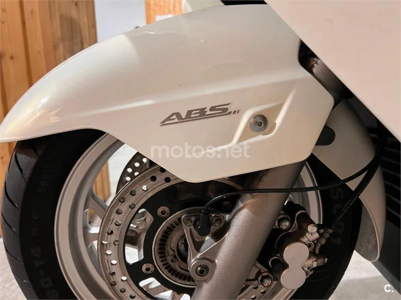 Suzuki Burgman 400 – Vista 68