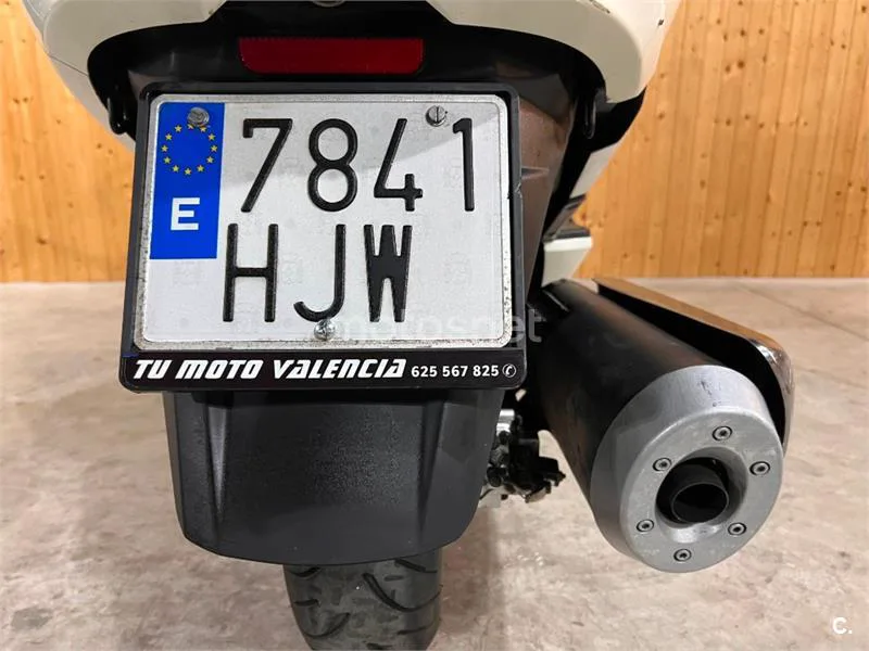Suzuki Burgman 400 – Vista 9