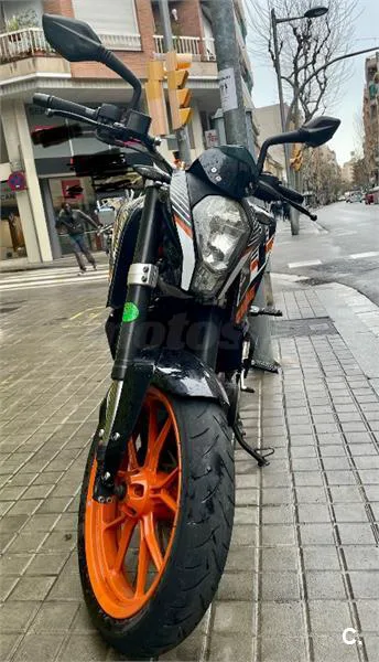 KTM 390 Duke – Vista 3