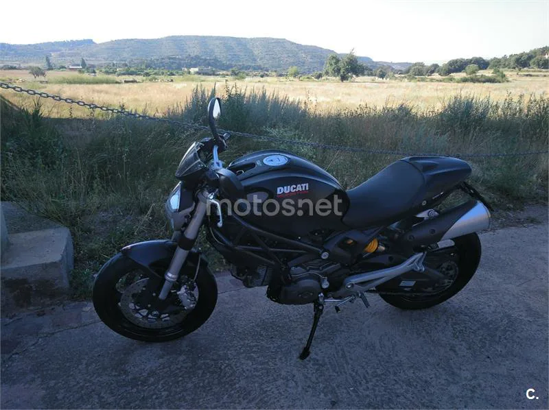 Ducati Monster 696 – Vista 3
