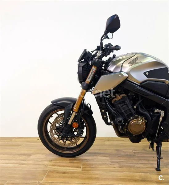 Honda CB 650 R – Vista 8