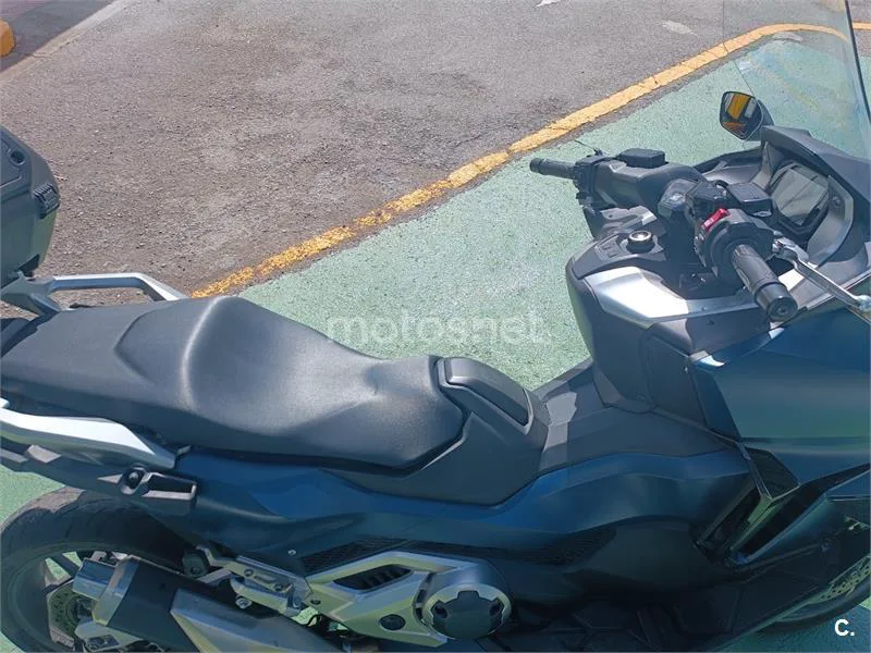 Honda Forza 750 – Vista 3