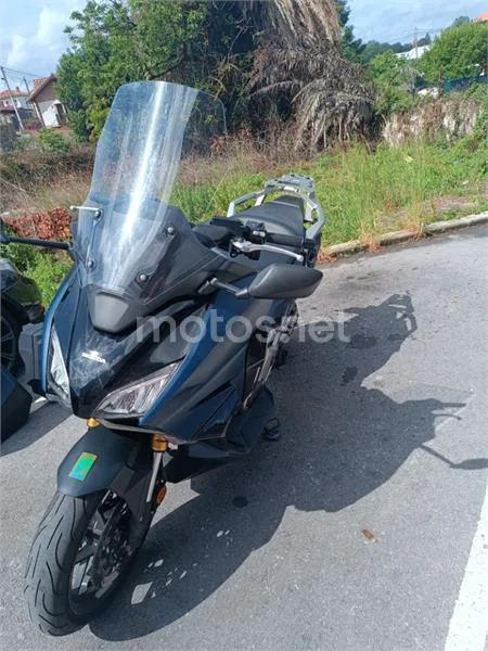 Honda Forza 750 – Vista 10