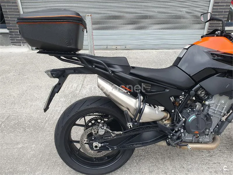 KTM 890 – Vista 4