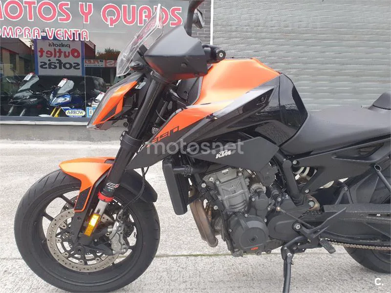 KTM 890 – Vista 5