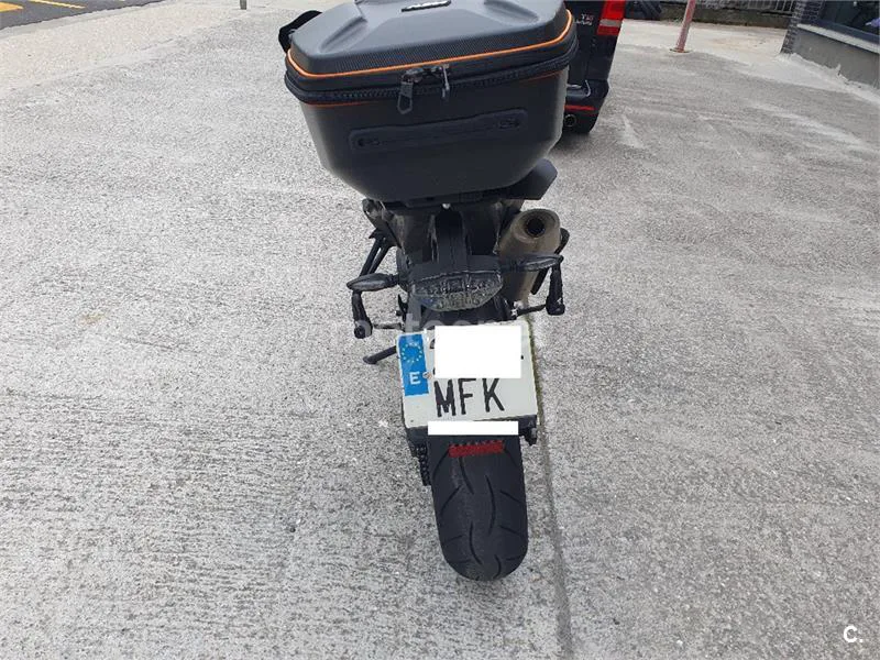 KTM 890 – Vista 9