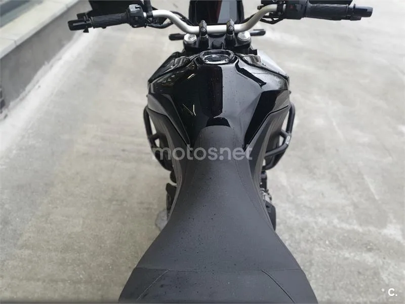 Suzuki V-Strom 800 – Vista 8
