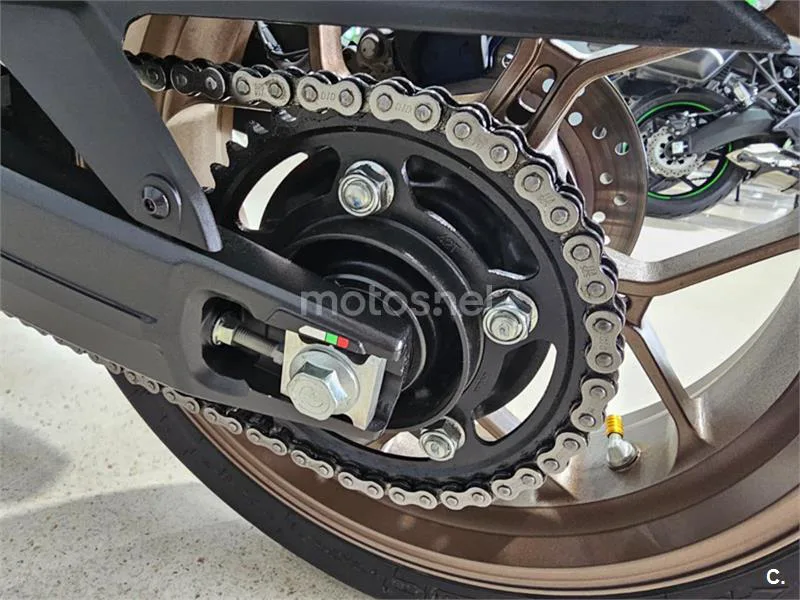 Honda CB 650 R – Vista 8