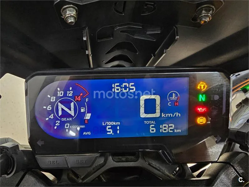 Honda CB 650 R – Vista 9