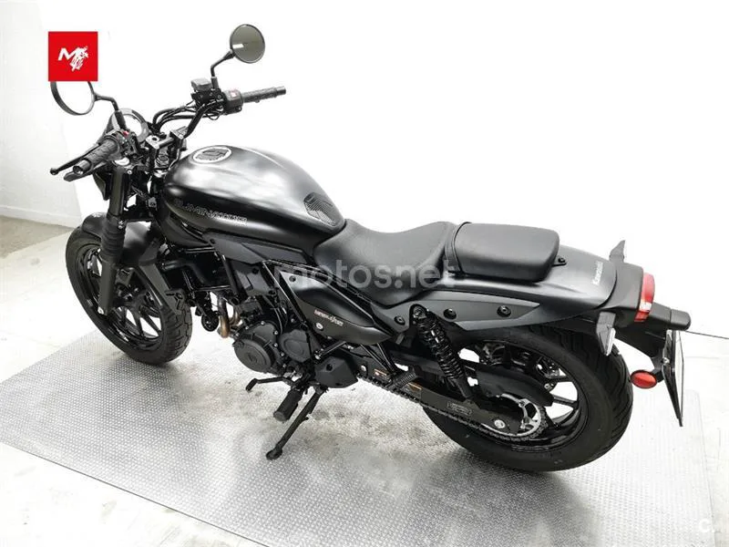 Kawasaki Eliminator 500 – Vista 17