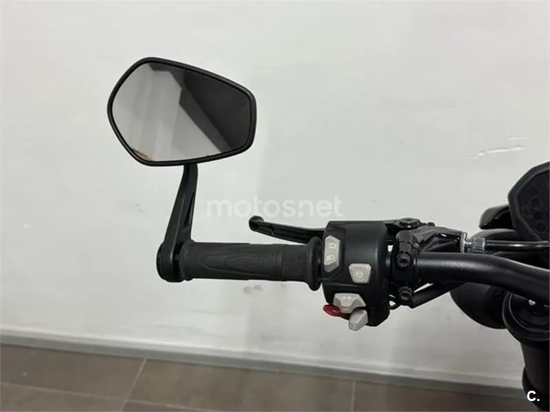 Triumph Street Triple 765 – Vista 11