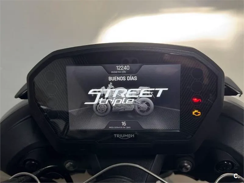 Triumph Street Triple 765 – Vista 13