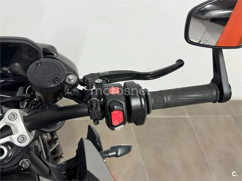 Triumph Street Triple 765 – Vista 14