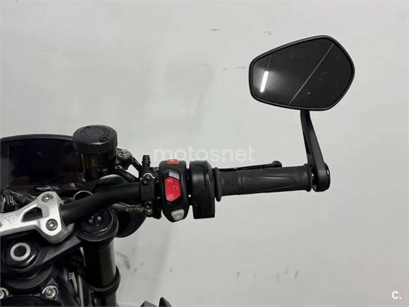 Triumph Street Triple 765 – Vista 15