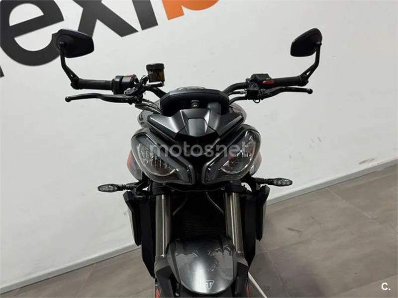 Triumph Street Triple 765 – Vista 9