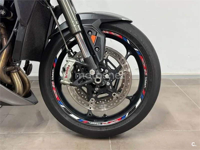Triumph Street Triple 765 – Vista 10