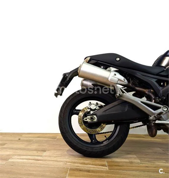 Ducati Monster 696 – Vista 3