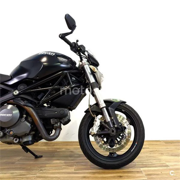 Ducati Monster 696 – Vista 4