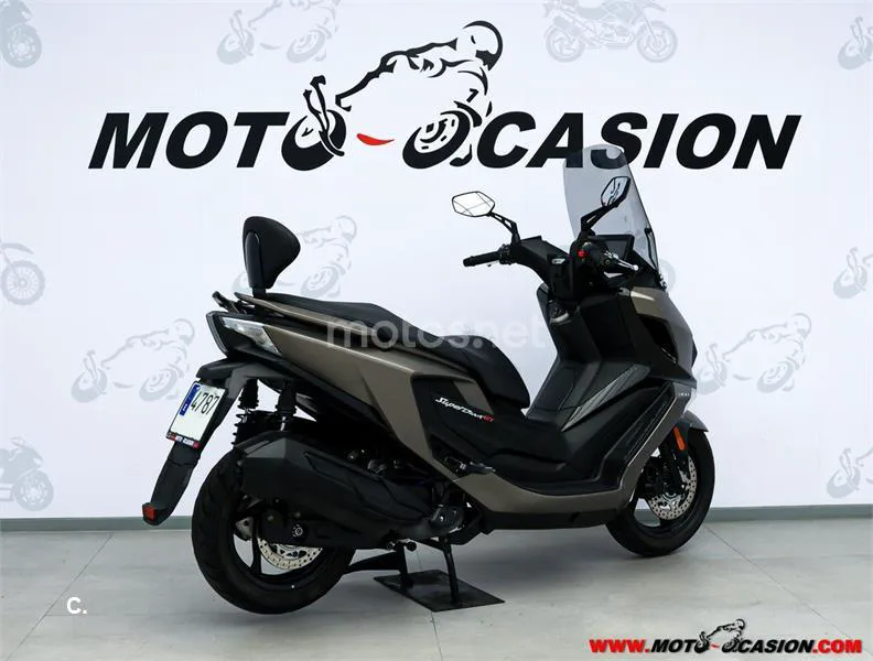 Kymco Super Dink 350 – Vista 3