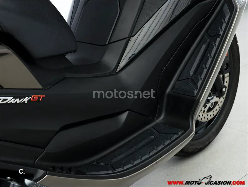 Kymco Super Dink 350 – Vista 5
