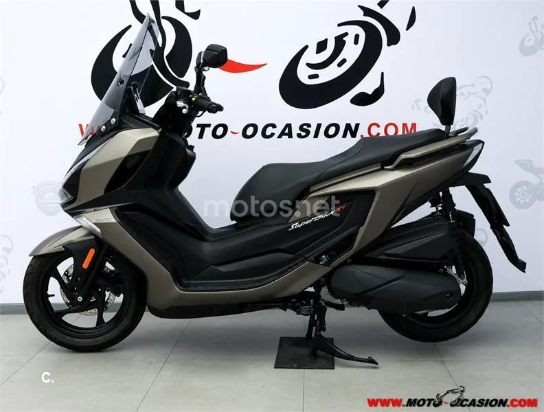 Kymco Super Dink 350 – Vista 7
