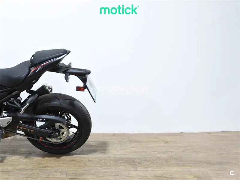 Kawasaki Z900 – Vista 9