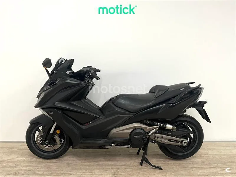 Kymco AK 550 – Vista 5