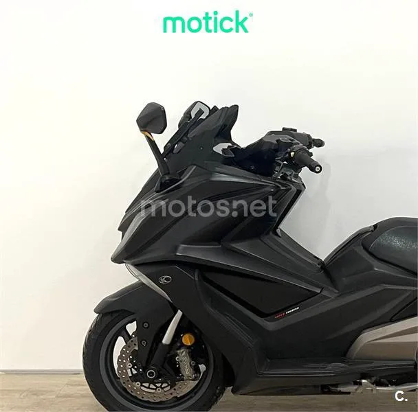 Kymco AK 550 – Vista 6
