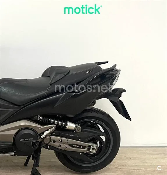 Kymco AK 550 – Vista 7
