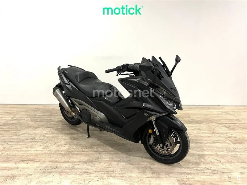 Kymco AK 550 – Vista 8