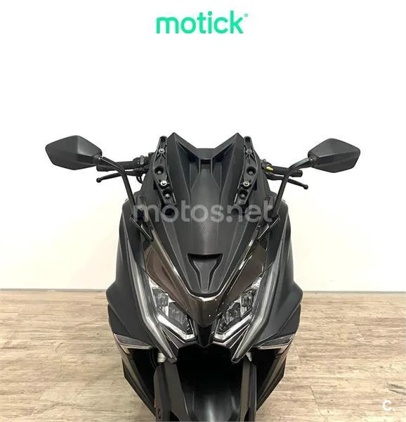 Kymco AK 550 – Vista 9