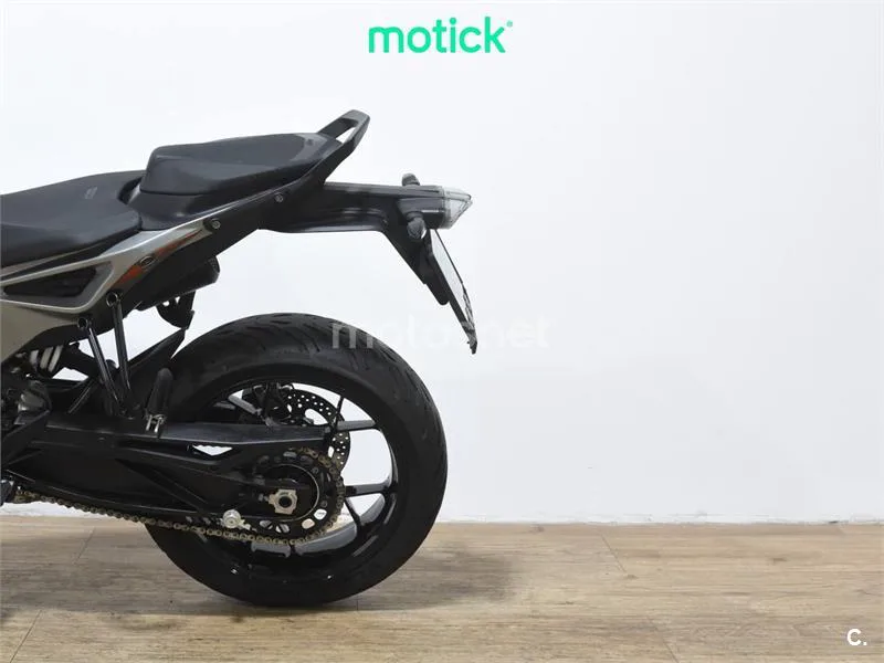 KTM 790 – Vista 9