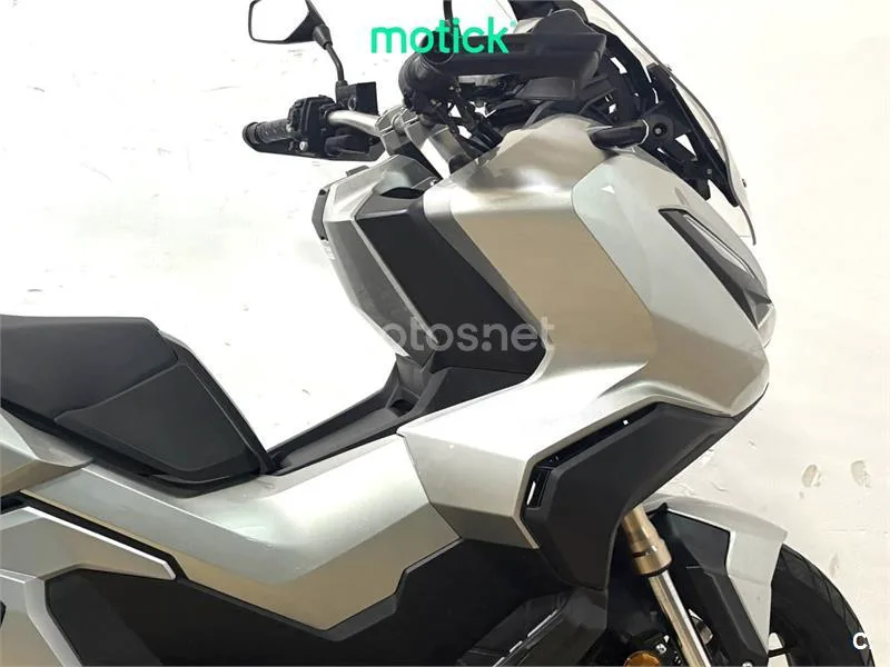 Honda ADV 350 – Vista 3