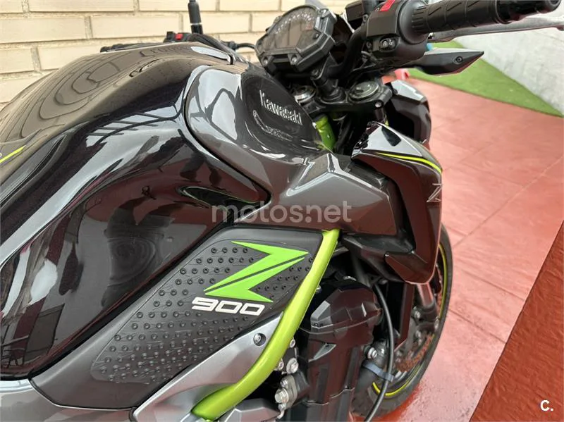 Kawasaki Z900 – Vista 13