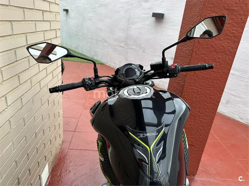 Kawasaki Z900 – Vista 15