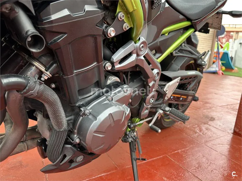 Kawasaki Z900 – Vista 8