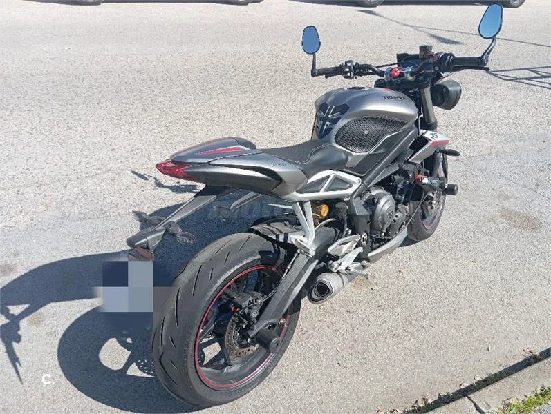 Triumph Street Triple – Vista 3