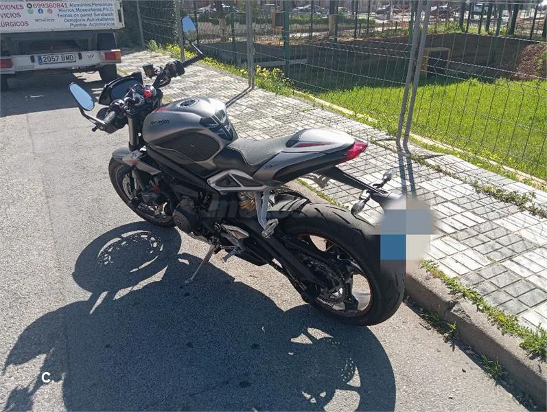 Triumph Street Triple – Vista 4