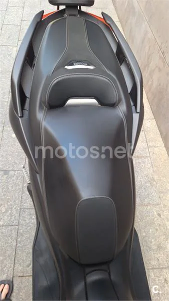 Yamaha XMAX 300 - Vista 11