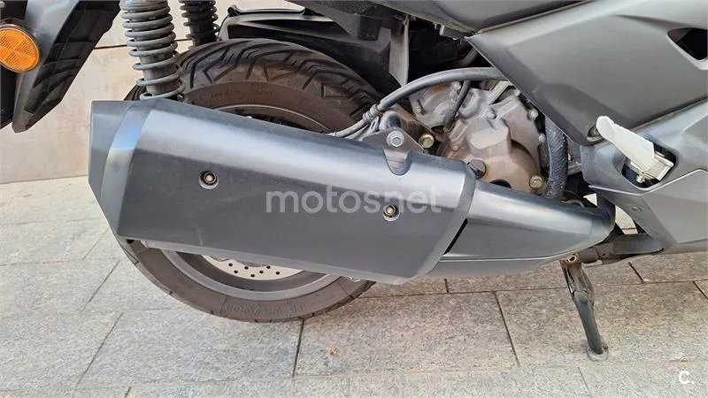 Yamaha XMAX 300 - Vista 12