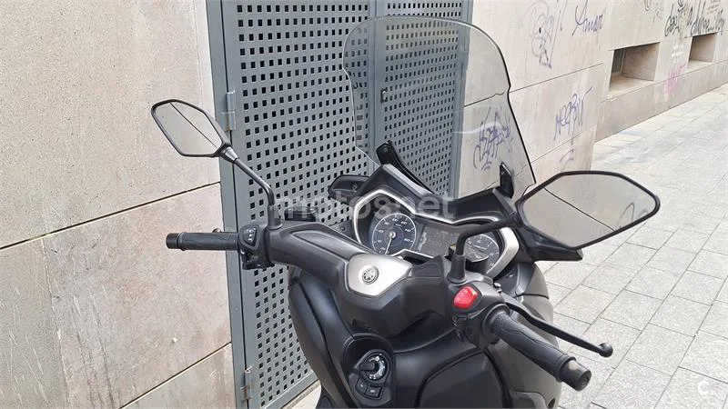 Yamaha XMAX 300 - Vista 4