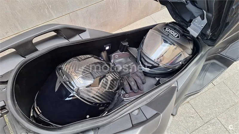 Yamaha XMAX 300 - Vista 6