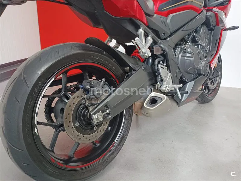 Honda CBR 650 R – Vista 7