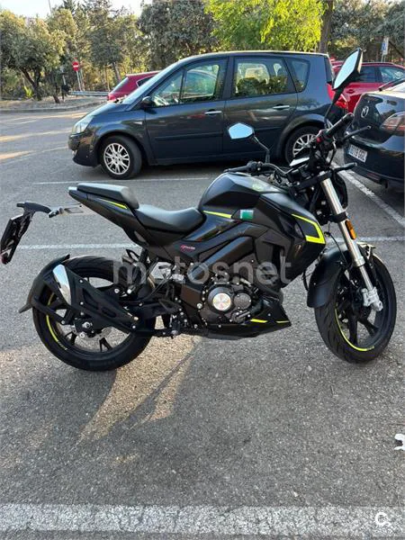Keeway RKF 125 - Vista 4