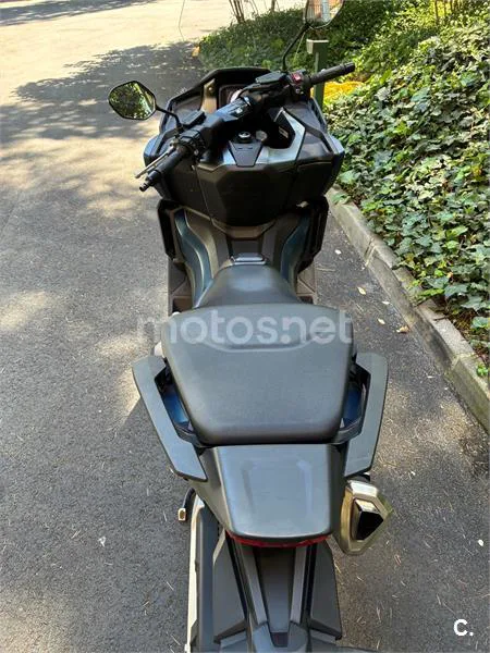 Honda Forza 750 – Vista 2